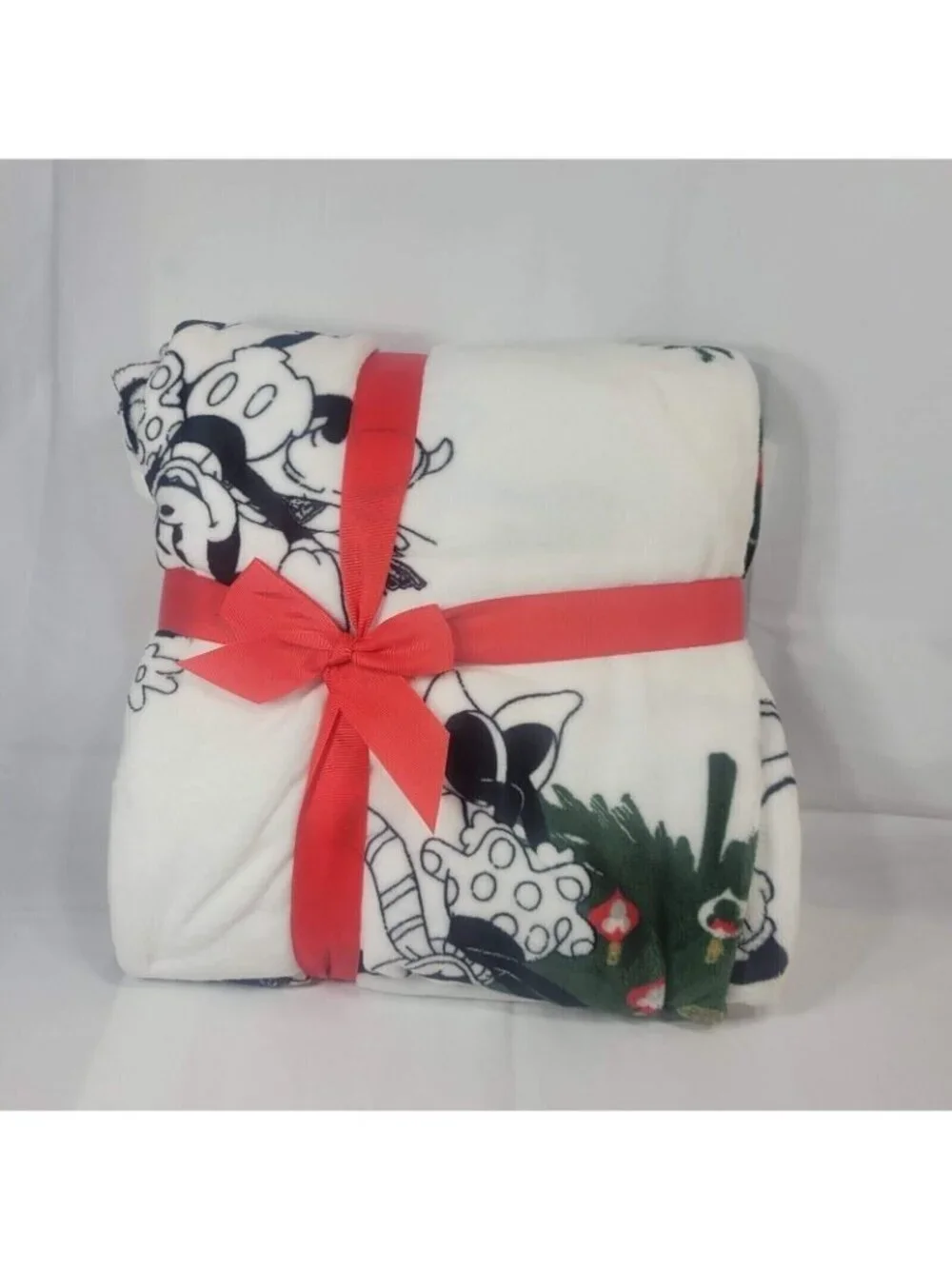 Disney Christmas Plush Blanket 60 x 90 Mickey Minnie Mouse Xmas Tree Ice Skate